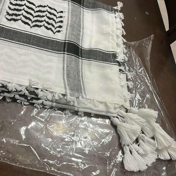 Palestinian Kuffivehs available now with black and white tassel - Picture 2 of 10